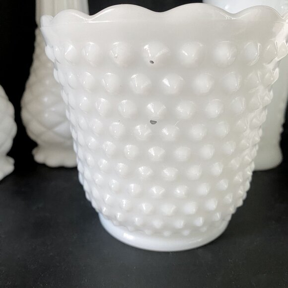 Anchor Hocking - Fire King - Vintage 1950's Milk Glass - Hobnail Planter - Picture 2 of 6